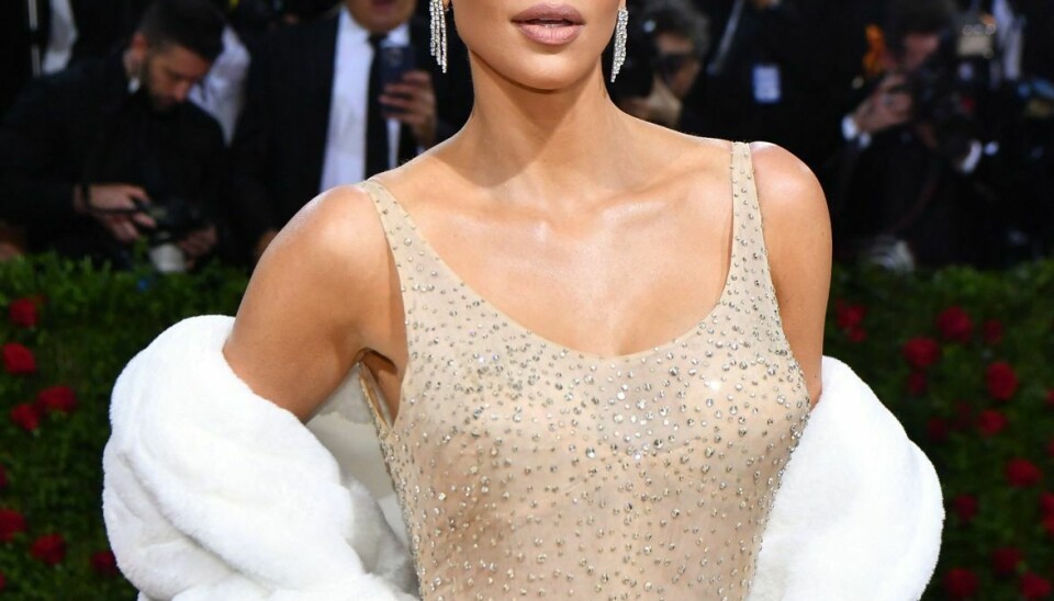 Nu bestemmer Kim Kardashian selv, hvilket tøj hun iklæder sig. Men det kan altså give hende angstanfald.