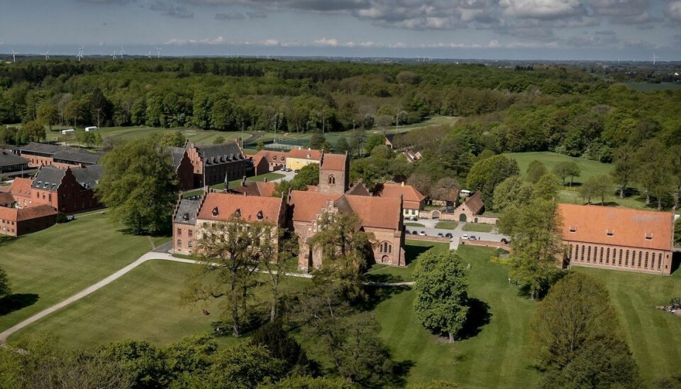 Kronprinsparrets ældste søn, prins Christian, går i gymnasiet på Herlufsholm og bor på skolen. (Arkivfoto).