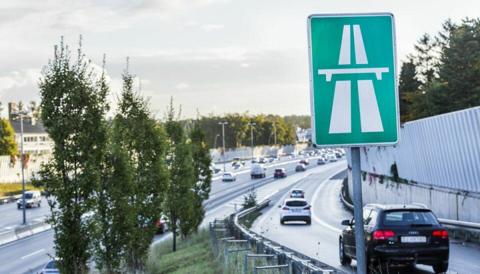 Hastigheden på motorvejene daler, mens brændstofpriserne stiger. Foto: Vejdirektoratet.