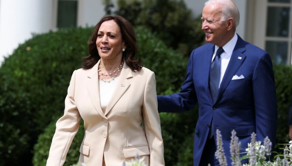 Kamala Harris ses her sammen med præsident Joe Biden