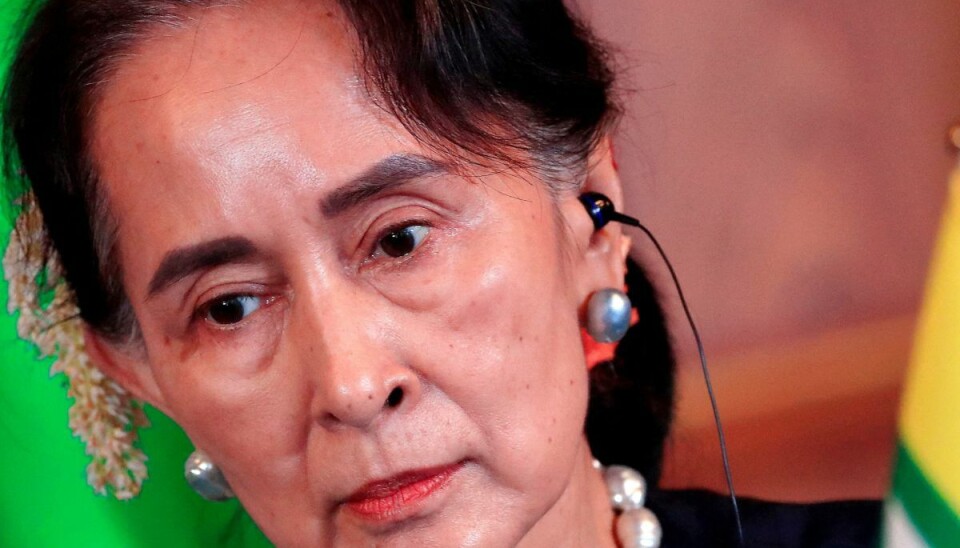 Suu Kyi har fået en dom på fem års fængsel. Suu Kyi har fået en dom på fem års fængsel.