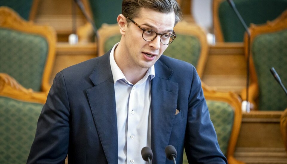 Partileder Alex Vanopslagh (LA) ønsker en kommission til at undersøge regeringens rolle i sigtelsen af tidligere forsvarsminister Claus Hjort Frederiksen (V). (Arkivfoto). Partileder Alex Vanopslagh (LA) ønsker en kommission til at undersøge regeringens rolle i sigtelsen af tidligere forsvarsminister Claus Hjort Frederiksen (V). (Arkivfoto).