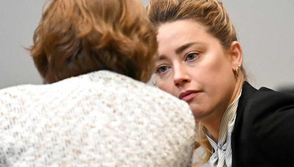 Johnny Depps ekskone Amber Heard var til stede i retten, da Johnny Depp tirsdag gav sit vidneudsagn i sagen mod hende. Johnny Depps ekskone Amber Heard var til stede i retten, da Johnny Depp tirsdag gav sit vidneudsagn i sagen mod hende.