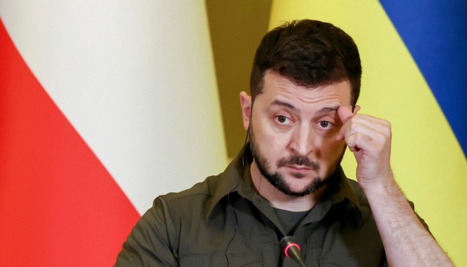 Ukraines præsident, Volodymyr Zelenskyj, beskylder Rusland for at begå forbrydelser mod menneskeheden i den sydlige del af landet og Vesten for at være for langsomme til at sende tungere våben til Ukraine. (Arkivfoto). Ukraines præsident, Volodymyr Zelenskyj, beskylder Rusland for at begå forbrydelser mod menneskeheden i den sydlige del af landet og Vesten for at være for langsomme til at sende tungere våben til Ukraine. (Arkivfoto).