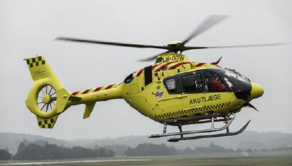 En mand blev torsdag fløjet med lægehelikopter efter et jordskred