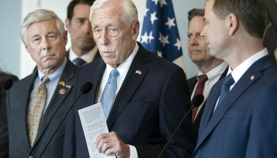 USA-politikere besøgte Danmark Ni kongrespolitrikere fra USA besøgte tirsdag København. Steno Hoyer i midten er demokratisk flertalsleder i Repræsentanterns Hus. Republikaneren Fred Upton (tv) og finansminister Niccolai Wammen (th) lytter.