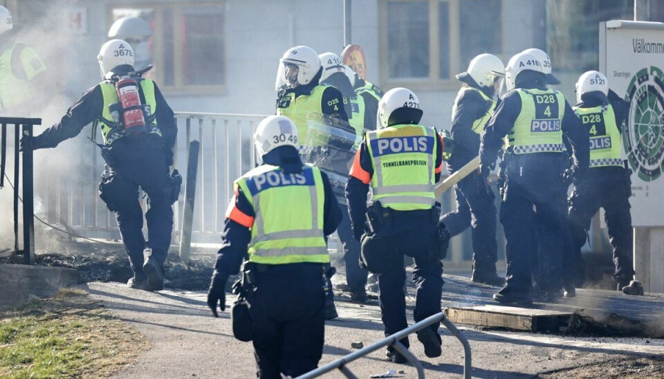 Politiet skal have skudt tre personer i Navestad i Norrköping.