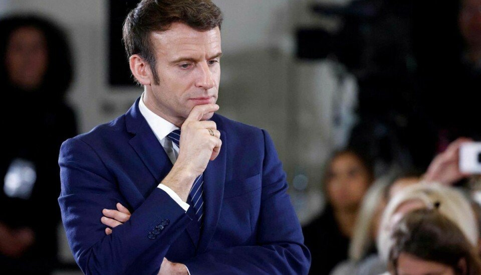 Frankrigs præsident, Emmanuel Macron, kalder det useriøst, at Rusland vil evakuere civile ukrainere til det land, der bekæmper dem.