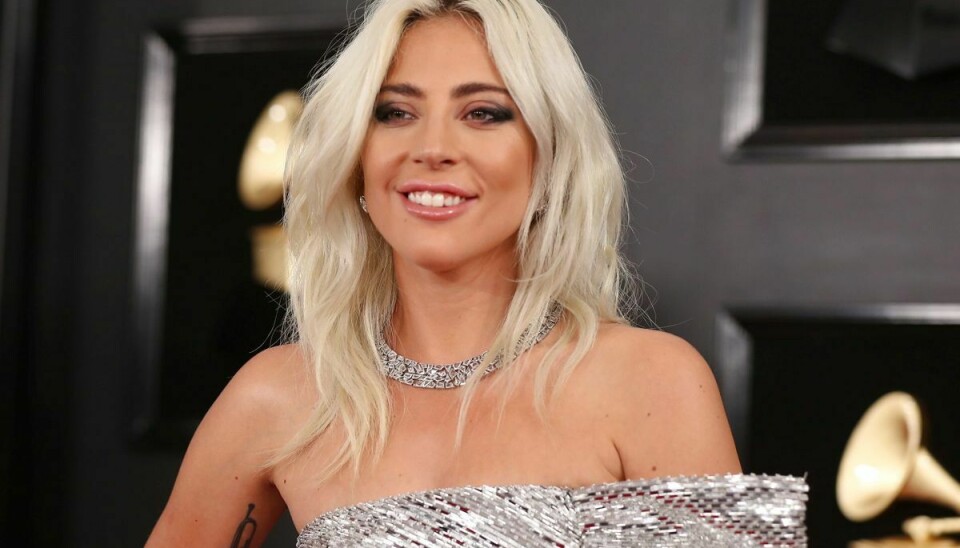 Multitalentet Lady Gaga har nu valgt at smide alt tøjet i forbindelse med en artikel om en ny film, hun medvirker i.