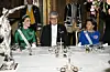 Den Ukrainske ambassadør, Andrii Plakhotniuk, ses her med prinsesse Sofia som sin borddame og med dronning Silvia på sin venstre side ved middagen på slottet onsdag aften.