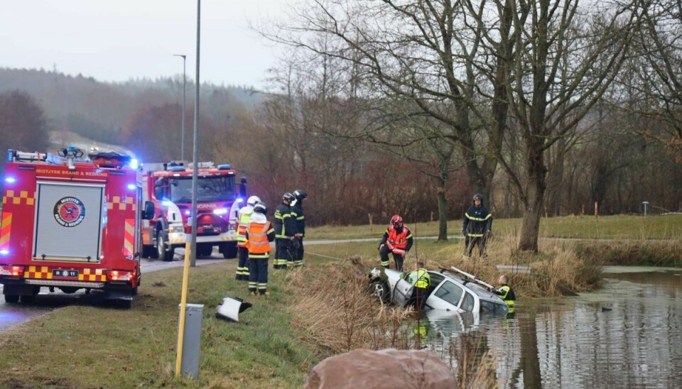 En bil endte i baljen En bil endte i baljen