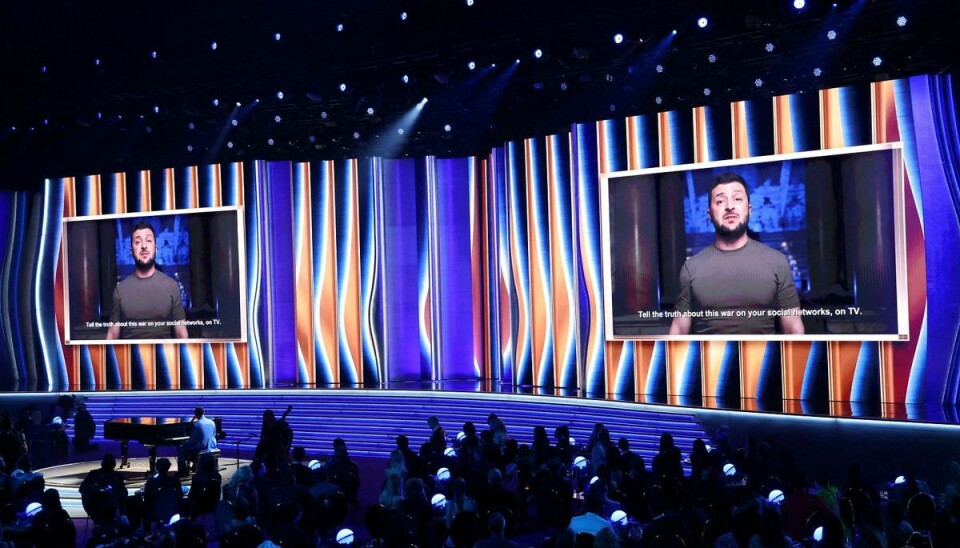 Ukraines præsident Volodymyr Zelenskiy talte natten til mandag ved den amerikanske Grammy-uddeling.