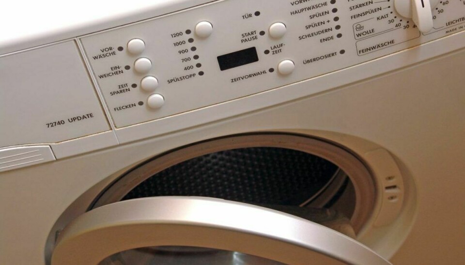 Vaskemaskinen er designet til at gøre dit tøj rent, men den bliver altså selv beskidt. Der er dog gode råd at hente.