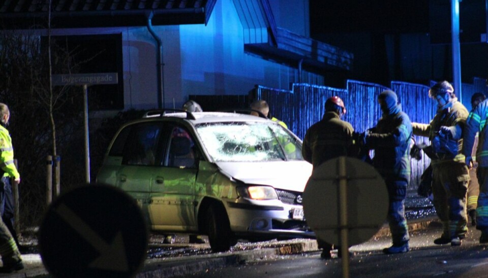 Et mand og kvinde var i et solouheld Et mand og kvinde var i et solouheld
