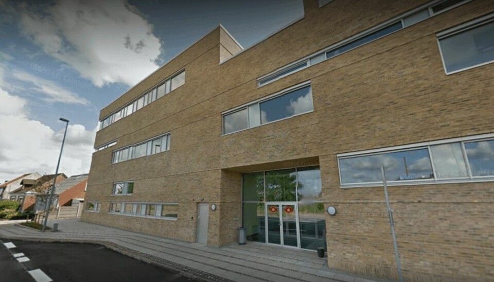 Tiltale: Hun kørte sin mand ihjel i brandert Kvinden risikerer en langvarig straf, hvis hun bliver kendt skyldig i drab her ved retten i Holstebro.