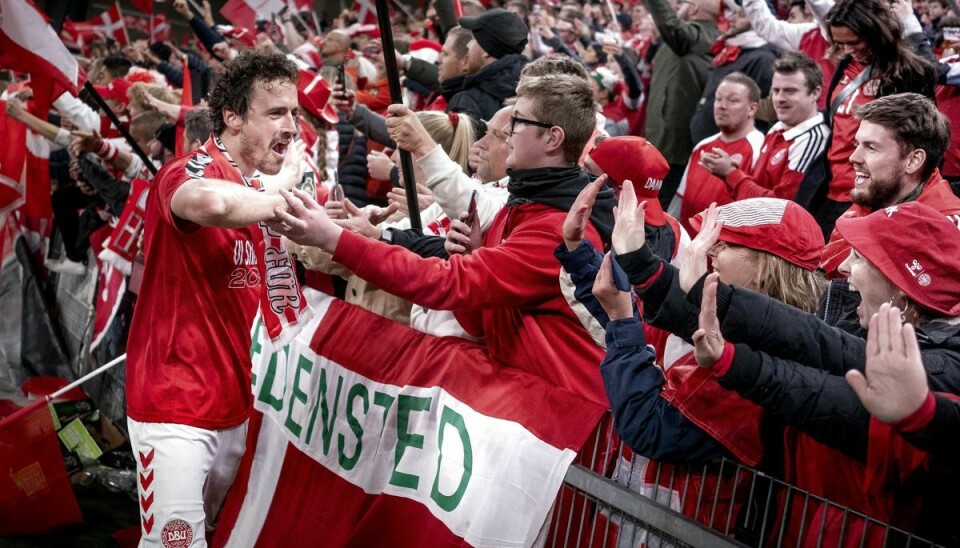 Thomas Delaney sagde tak til de danske fans efter sejren over Østrig.