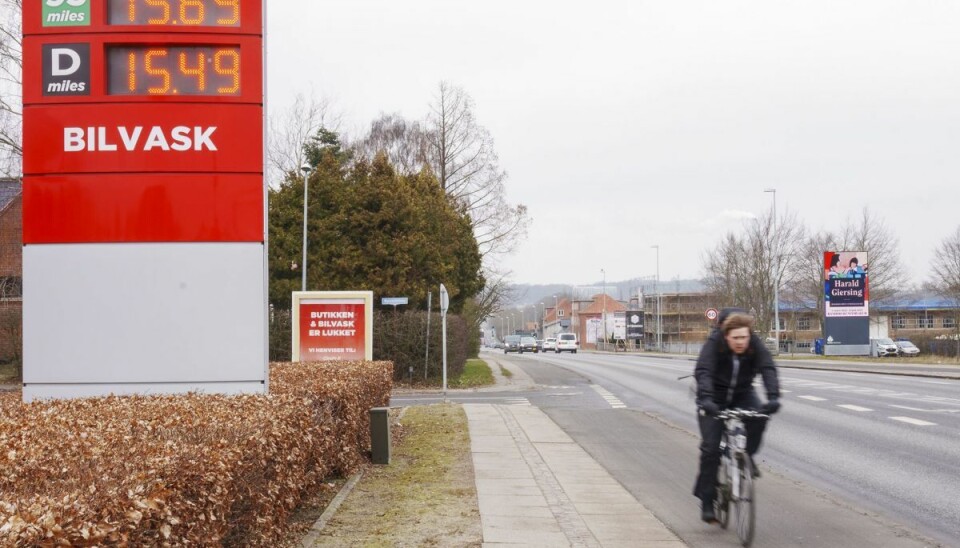 Dyrere priser på benzin og diesel har kun gjort det billigere at tage cyklen i stedet. Dyrere priser på benzin og diesel har kun gjort det billigere at tage cyklen i stedet.