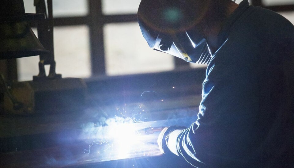 400 medarbejdere på en maskinfabrik har valgt at nedlægge arbejdet. 400 medarbejdere på en maskinfabrik har valgt at nedlægge arbejdet.
