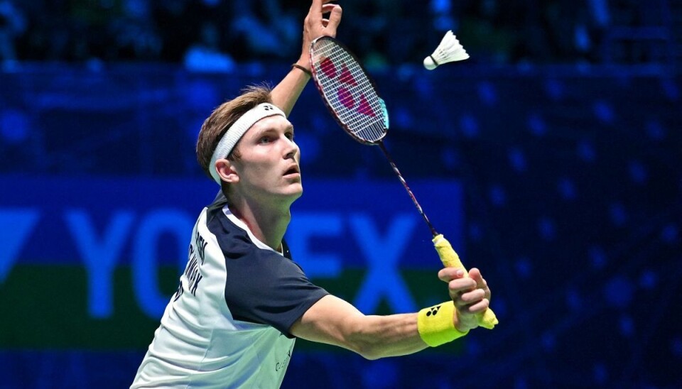 Viktor Axelsen skal møde indiske Lakshya Sen i All England-finalen. Viktor Axelsen skal møde indiske Lakshya Sen i All England-finalen.