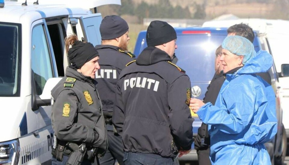 En 33-årig kvinde er fundet er lørdag fundet død. En mand med relation til kvinden er anholdt. Siden nytår har der været fem drab på kvinder. En 33-årig kvinde er fundet er lørdag fundet død. En mand med relation til kvinden er anholdt. Siden nytår har der været fem drab på kvinder.