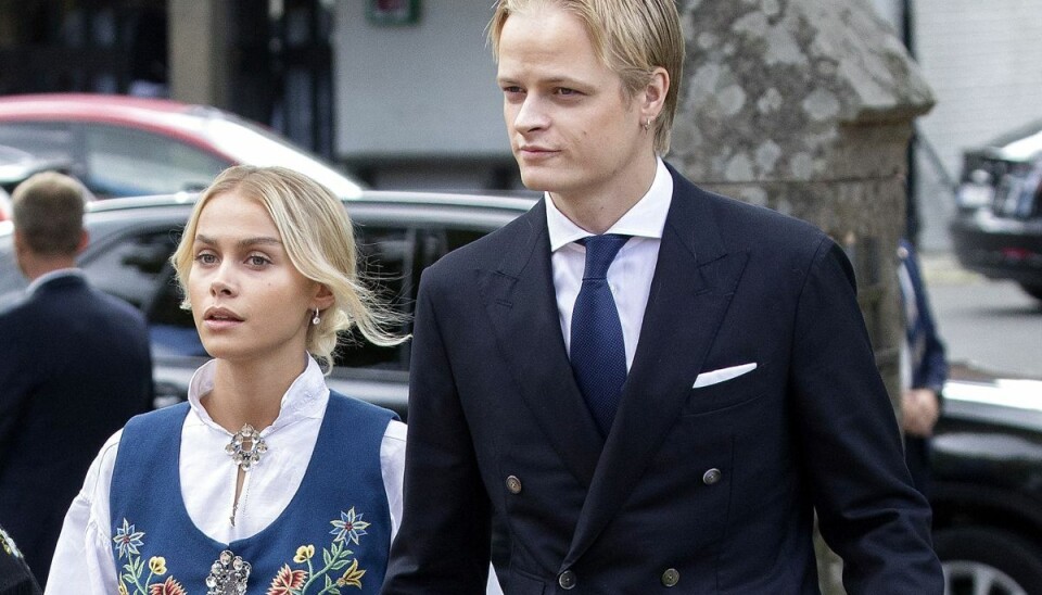 Marius Borg Høiby ses her sammen med Juliane Snekkestad ved prins Sverre Magnus' konfirmation i september 2020. Marius Borg Høiby ses her sammen med Juliane Snekkestad ved prins Sverre Magnus' konfirmation i september 2020.