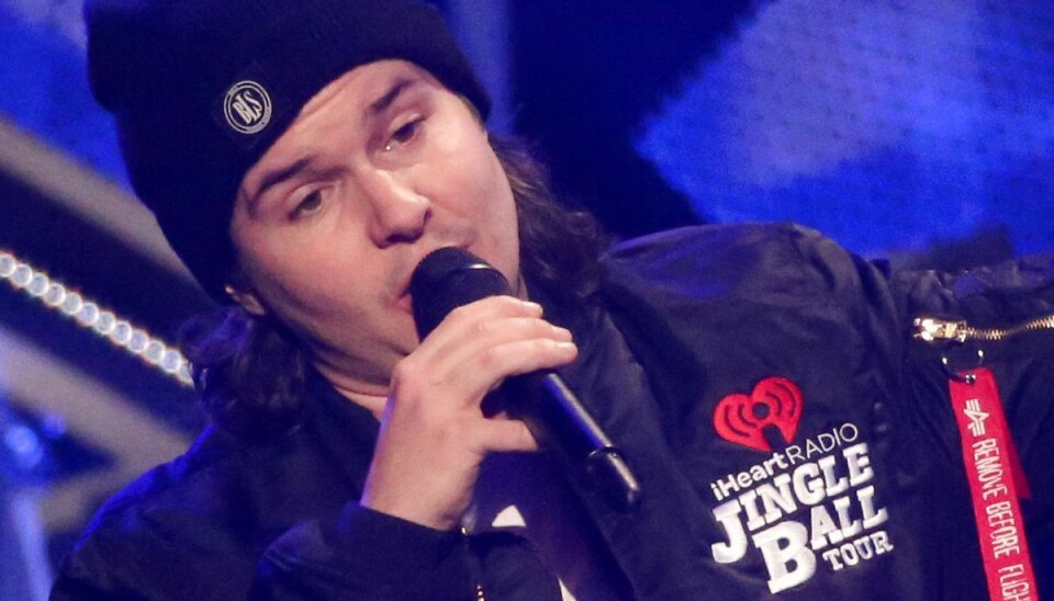 Lukas Forchhammer, forsanger i det danske band Lukas Graham, har igen ladet lokkerne falde i den gode sags tjeneste. Lukas Forchhammer, forsanger i det danske band Lukas Graham, har igen ladet lokkerne falde i den gode sags tjeneste.