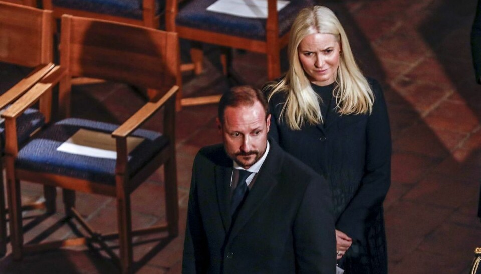 Det tydeligt berørte kommer ind i Trefoldighetskirken. Det tydeligt berørte kommer ind i Trefoldighetskirken.