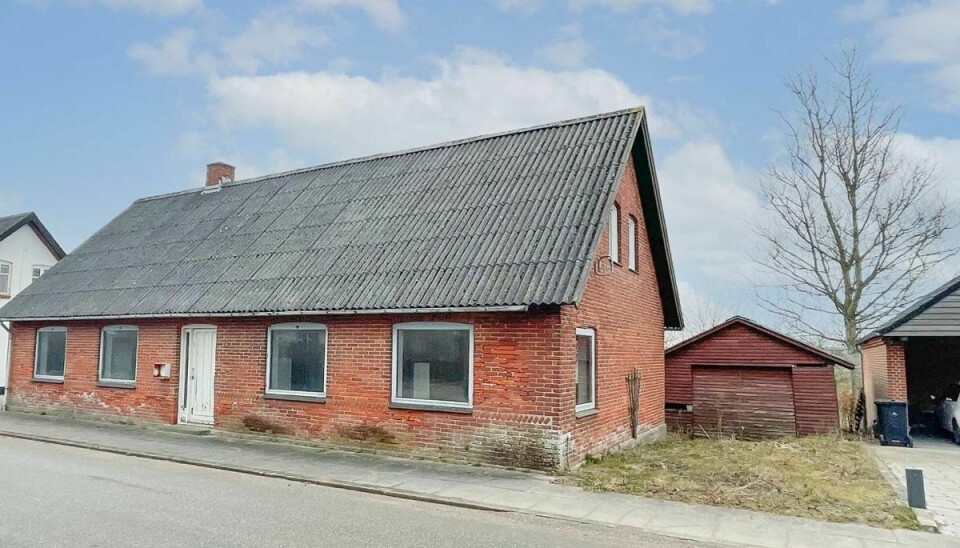 Dette hus i Sæby kan blive dit for 115.000 kroner
