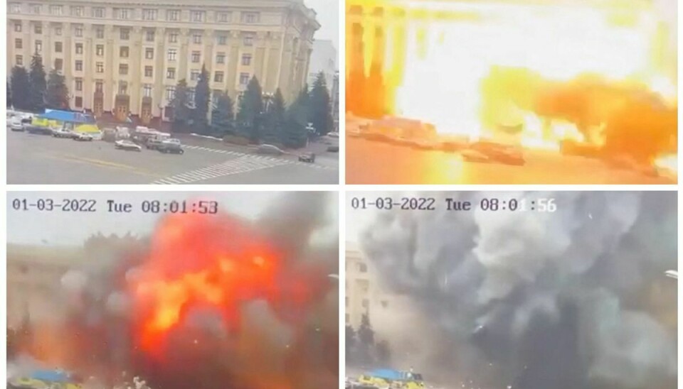 Et russisk missil rammer tirsdag morgen rådhuset i Kharkiv i det nordøstlige Ukraine. Missilet kan anes lige over taget, i sekundet før det rammer og eksploderer. Mindst 10 mennesker meldes dræbt i byen.