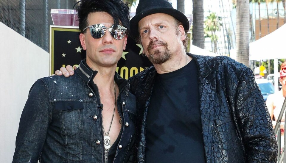 John Edward Szeles, til højre, ses her sammen med Criss Angel. John Edward Szeles, til højre, ses her sammen med Criss Angel.
