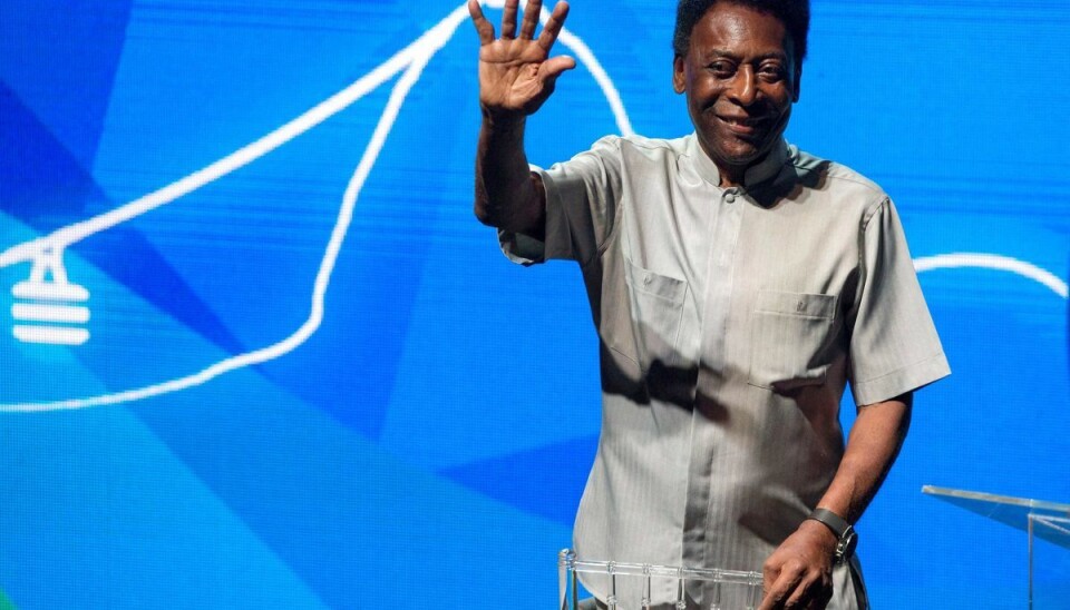 Pelé er blevet udskrevet fra hospitalet efter at have været i behandling for en urinvejsinfektion. (Arkivfoto) Pelé er blevet udskrevet fra hospitalet efter at have været i behandling for en urinvejsinfektion. (Arkivfoto)