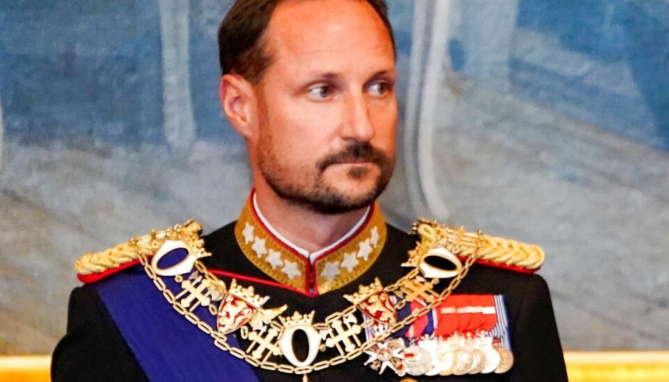 Kronprins Haakon er fortsat syg og deltager heller ikke onsdag ved det hollandske kongepars officielle besøg i Norge.