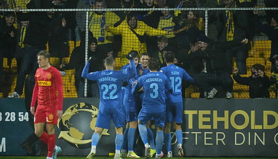 Med en sejr på 2-0 hentede Brøndby på udebane tre point i kampen mod FC Nordsjælland. Med en sejr på 2-0 hentede Brøndby på udebane tre point i kampen mod FC Nordsjælland.