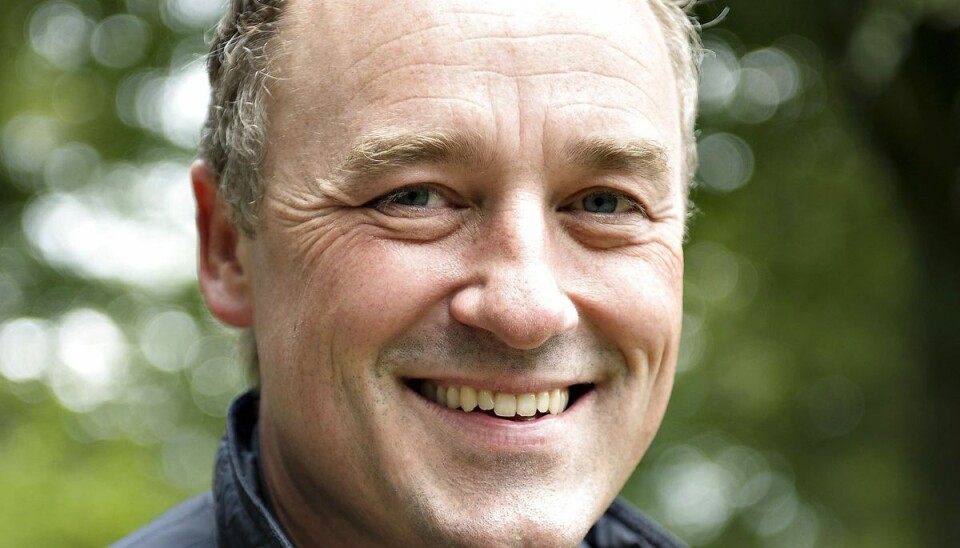 Om 15 måneder fylder Peter Ingemann 50 år, og han har aldrig haft det bedre, fortæller han. - Jeg har et dejligt ægteskab. Jeg har to fantastiske, modne, søde og kloge piger. Jeg kunne ikke bede om mere. Jeg har altid – og det bliver jeg nok ved med, indtil jeg falder død om - kæmpet med halvdårligt selvværd og har løbet alt, hvad jeg kunne for at bevise, at jeg var god nok. Jeg løber heldigvis ikke så stærkt mere, ikke at det nogensinde som sagt forlader mig, tvivlen, men den er ikke den møllesten, som den har været store dele af mit liv, siger han. (Arkivfoto). Om 15 måneder fylder Peter Ingemann 50 år, og han har aldrig haft det bedre, fortæller han. - Jeg har et dejligt ægteskab. Jeg har to fantastiske, modne, søde og kloge piger. Jeg kunne ikke bede om mere. Jeg har altid – og det bliver jeg nok ved med, indtil jeg falder død om - kæmpet med halvdårligt selvværd og har løbet alt, hvad jeg kunne for at bevise, at jeg var god nok. Jeg løber heldigvis ikke så stærkt mere, ikke at det nogensinde som sagt forlader mig, tvivlen, men den er ikke den møllesten, som den har været store dele af mit liv, siger han. (Arkivfoto).