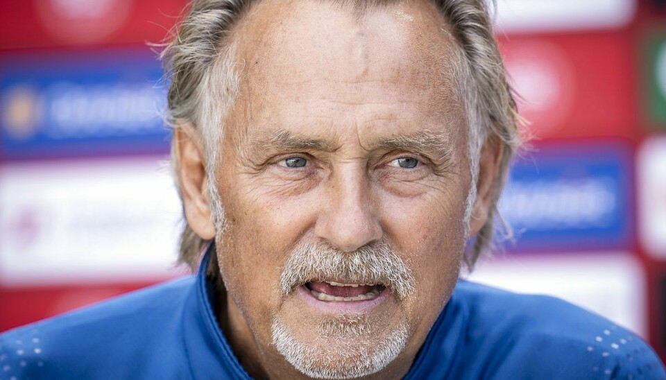 Lars Høgh, der får livsforlængende behandling for kræft, optages i fodboldens 'Hall of Fame' fra dags dato.