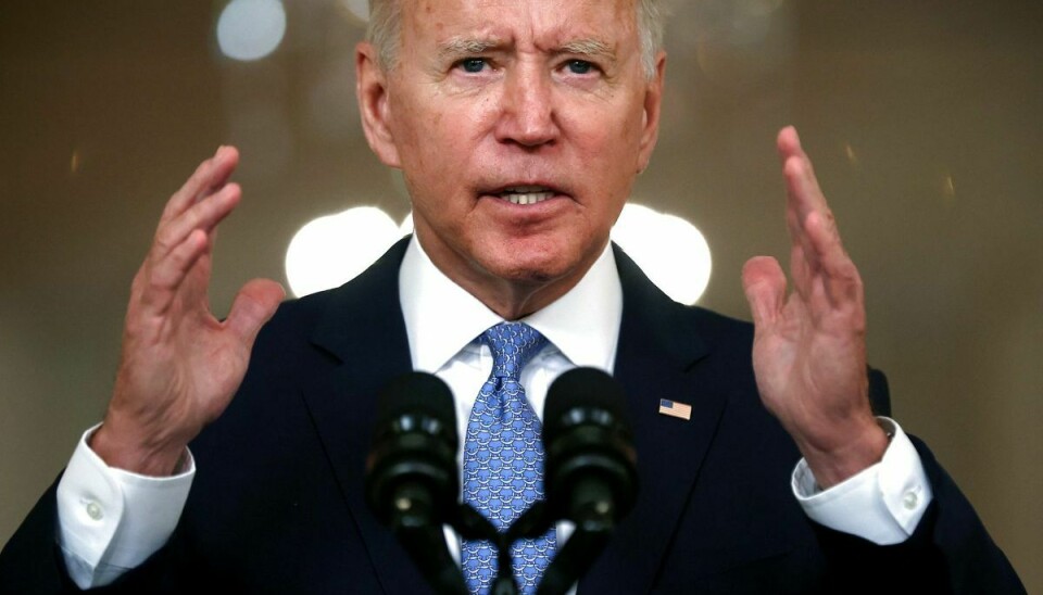 Joe Biden forsikrer den ukrainske præsident, at USA vil handle