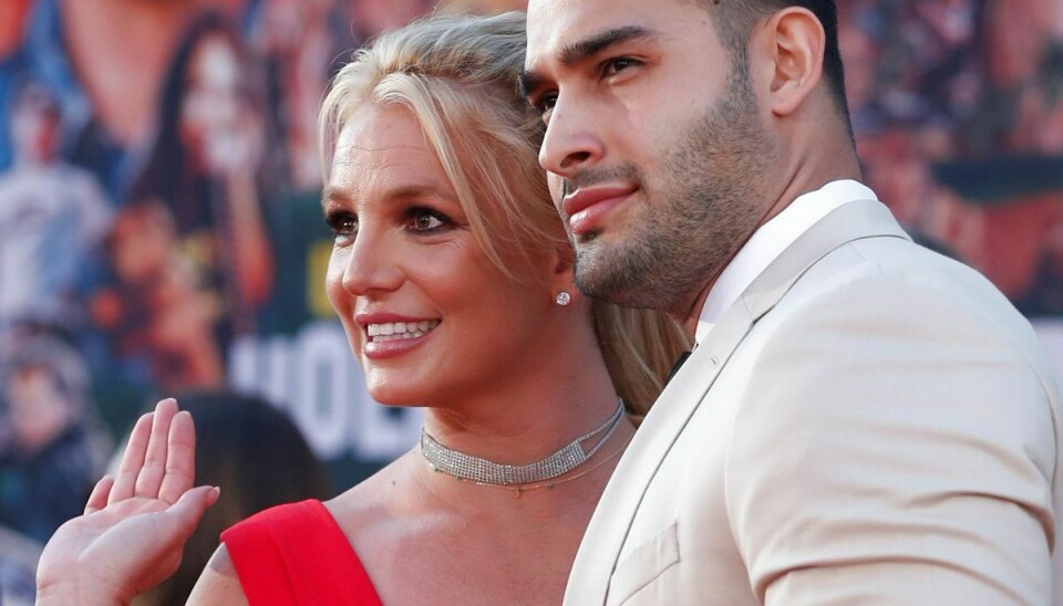 Her ses Britney Spears med Sam Asghari.