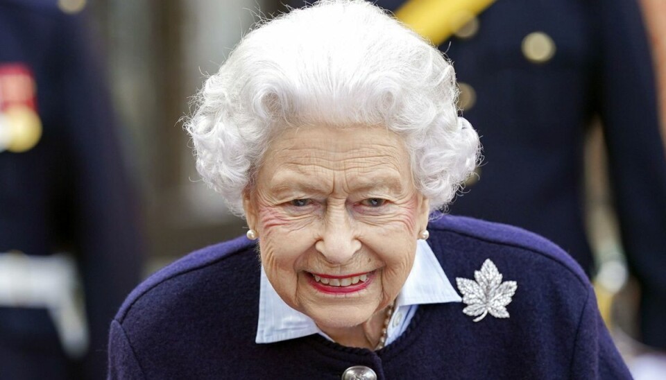 Frygter for Elizabeth Dronning Elizabeth var sammen med prins Charles kort inden, han torsdag blev testet positiv for corona.