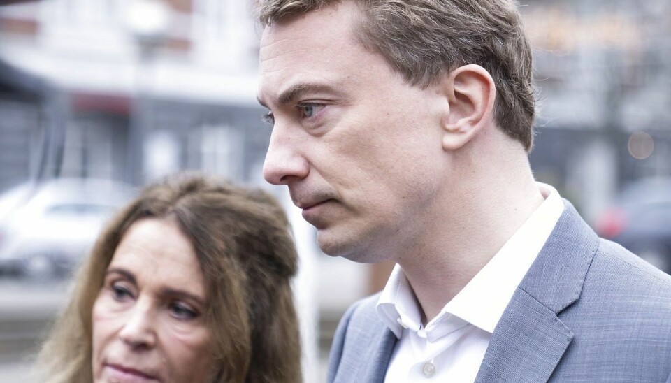 Morten Messerschmidt ærgrer sig over, at Martin Henriksen er trådt ud af hovedbestyrelsen i Dansk Folkeparti ifølge formanden selv Morten Messerschmidt ærgrer sig over, at Martin Henriksen er trådt ud af hovedbestyrelsen i Dansk Folkeparti ifølge formanden selv