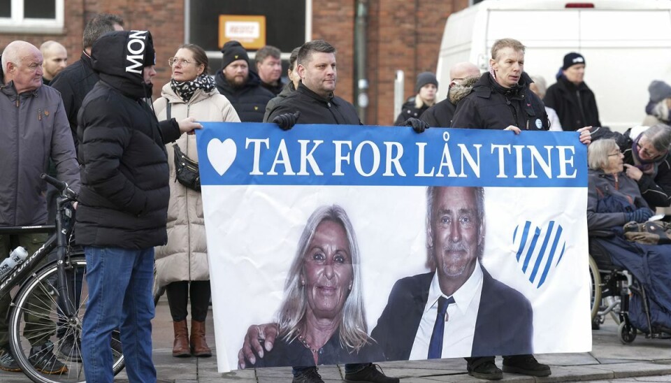 Fans ved bisættelsen.