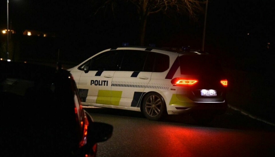 En 32-årig mand er ved Retten i Sønderborg blevet varetægtsfængslet i fire uger, sigtet for at have dræbt en 27-årig kvinde. Han nægter drab, men erkender vold med døden til følge.