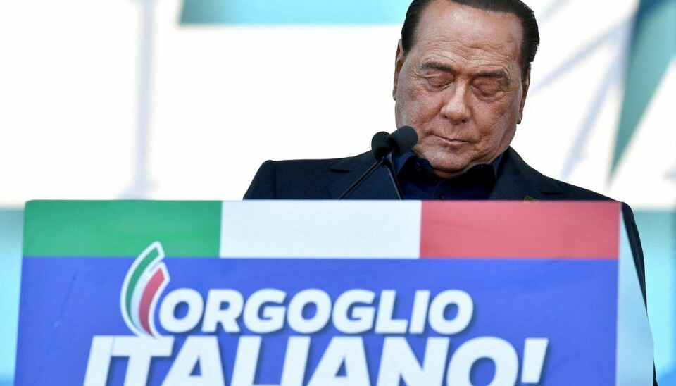 Tidligere premierminister og nuværende leder af det konservative parti Forza Italia, Silvio Berlusconi, trækker sig som kandidat til præsidentvalget. Det indledes mandag, når parlamentet indleder processen med at vælge den næste præsident. (Arkivfoto)