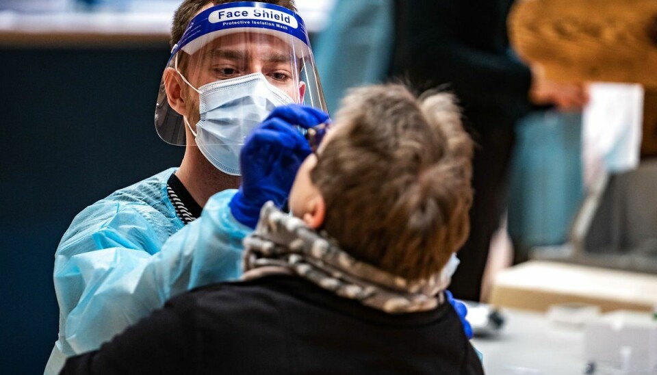 Symptomerne på omikron er ikke helt de samme som de hidtil kendte symptomer på covid-19 Symptomerne på omikron er ikke helt de samme som de hidtil kendte symptomer på covid-19