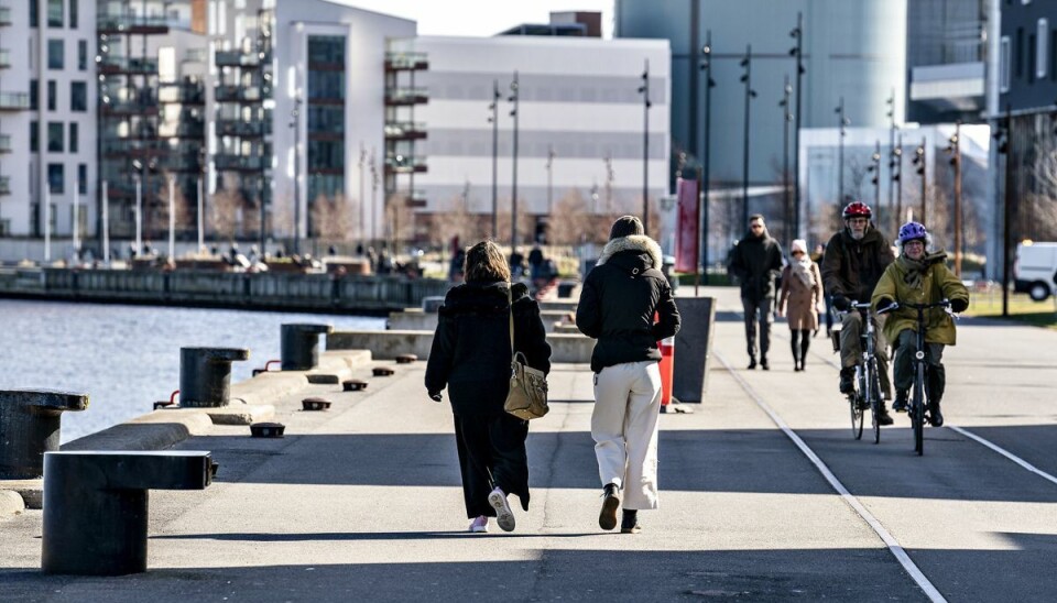 I Jylland byder vejret på solskin hele tirsdagen, og solskinsvejret vil så rykke østover i løbet af dagen.