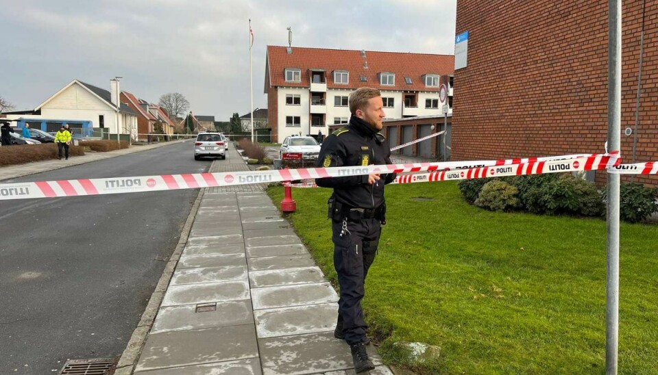 Mandag var politiet massivt til stede efter et dødsfund på Langelinje i Silkeborg Mandag var politiet massivt til stede efter et dødsfund på Langelinje i Silkeborg
