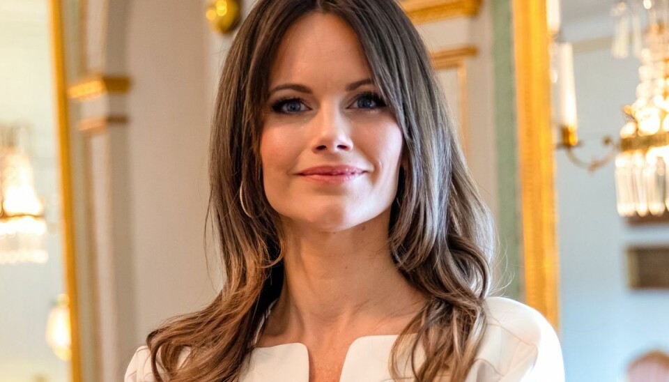 Prinsesse Sofia af Sverige har fået plads på Hello Magazines 'Kind List', der fremhæver personer, som udmærker sig ved at gøre en ekstraordinær indsats for at hjælpe andre mennesker. Prinsesse Sofia af Sverige har fået plads på Hello Magazines 'Kind List', der fremhæver personer, som udmærker sig ved at gøre en ekstraordinær indsats for at hjælpe andre mennesker.