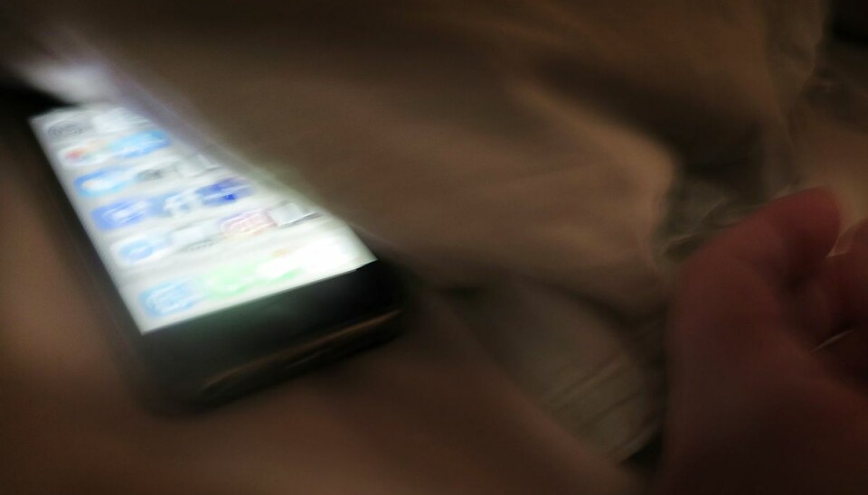 En ung mand skal i fængsel i mere end to år for at have delt nøgenbilleder af flere kvinder. En ung mand skal i fængsel i mere end to år for at have delt nøgenbilleder af flere kvinder.