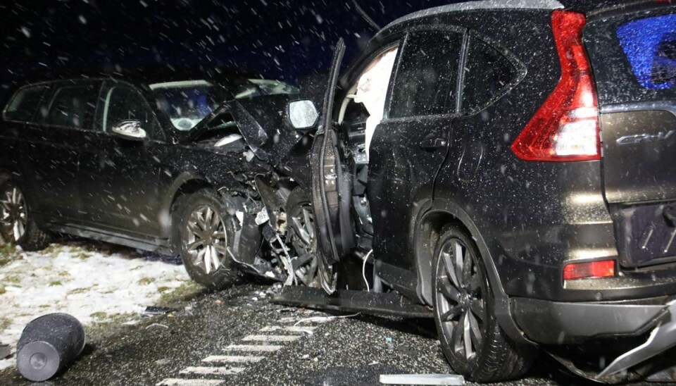 En 30-årig kvinde ligger stadig indlagt i kritisk tilstand. En 30-årig kvinde ligger stadig indlagt i kritisk tilstand.