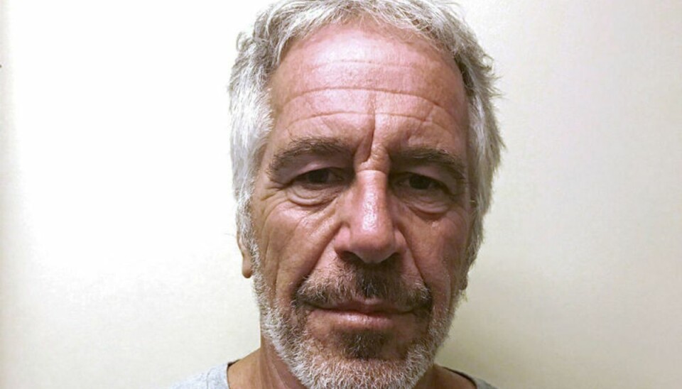 Nye afsløringer om Epstein En domstol i New York har mandag offentliggjort et tidligere retligt forlig, som den skandaleramte afdøde rigmand Jeffrey Epstein indgik i 2009 med Virginia Giuffre, da han var tiltalt for at have betalt hende og andre mindreårige for seksuelle ydelser. Forligsaftalen kan måske bremse mulige sagsanlæg mod andre personer fra Jeffrey Epsteins omgangskreds - deriblandt prins Andrew. (Arkivfoto)