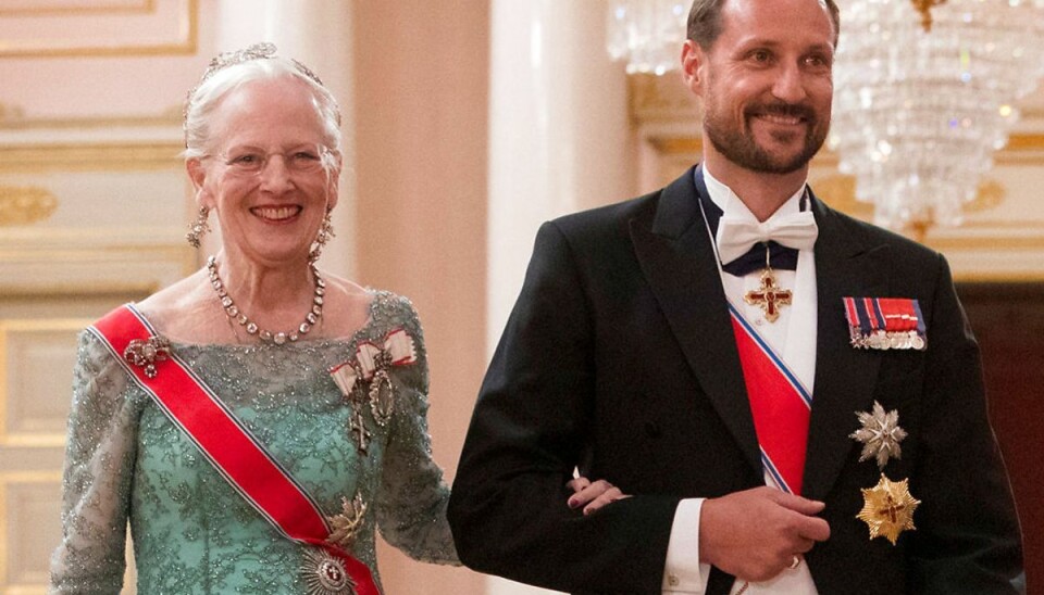 Dronning Margrethe og kronprins Haakon ses her sammen på slottet i Oslo i maj 2017 i forbindelse med fejringen af kong Harald og dronning Sonjas 80års fødselsdagsfejring. Dronning Margrethe og kronprins Haakon ses her sammen på slottet i Oslo i maj 2017 i forbindelse med fejringen af kong Harald og dronning Sonjas 80års fødselsdagsfejring.